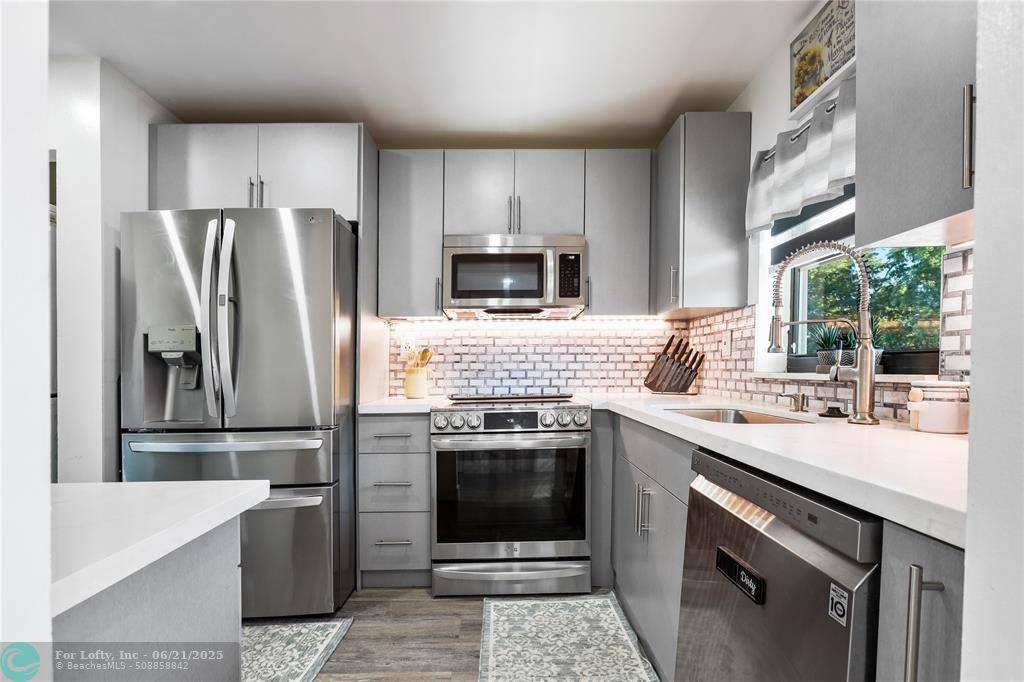 Sunrise, FL 33322,10123 Sunrise Lakes Blvd  #307