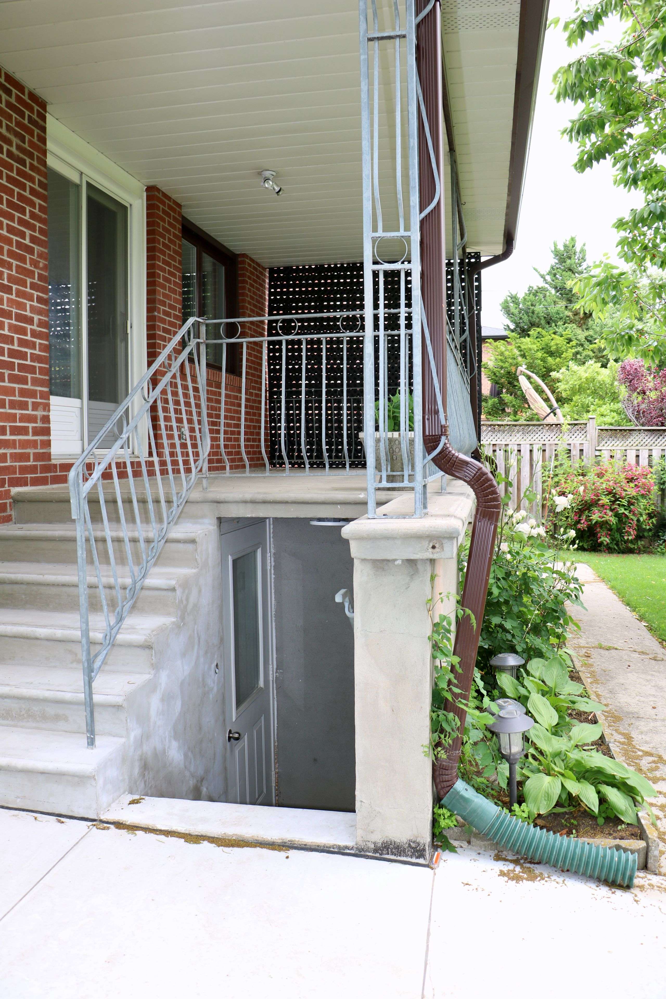Toronto W05, ON M3K 1L4,65 Gilley RD #Lower