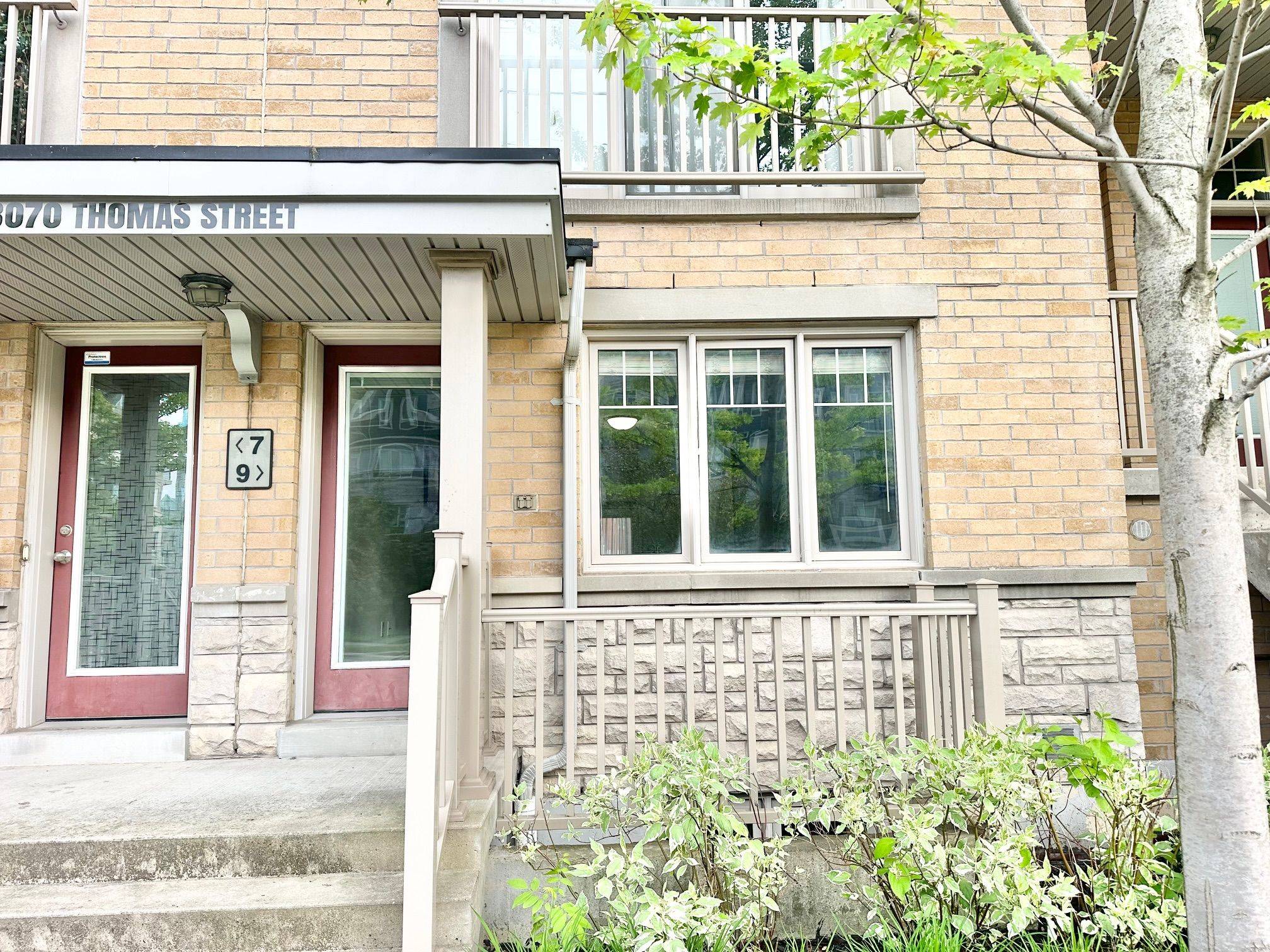 Mississauga, ON L5M 0T2,3070 Thomas ST #9