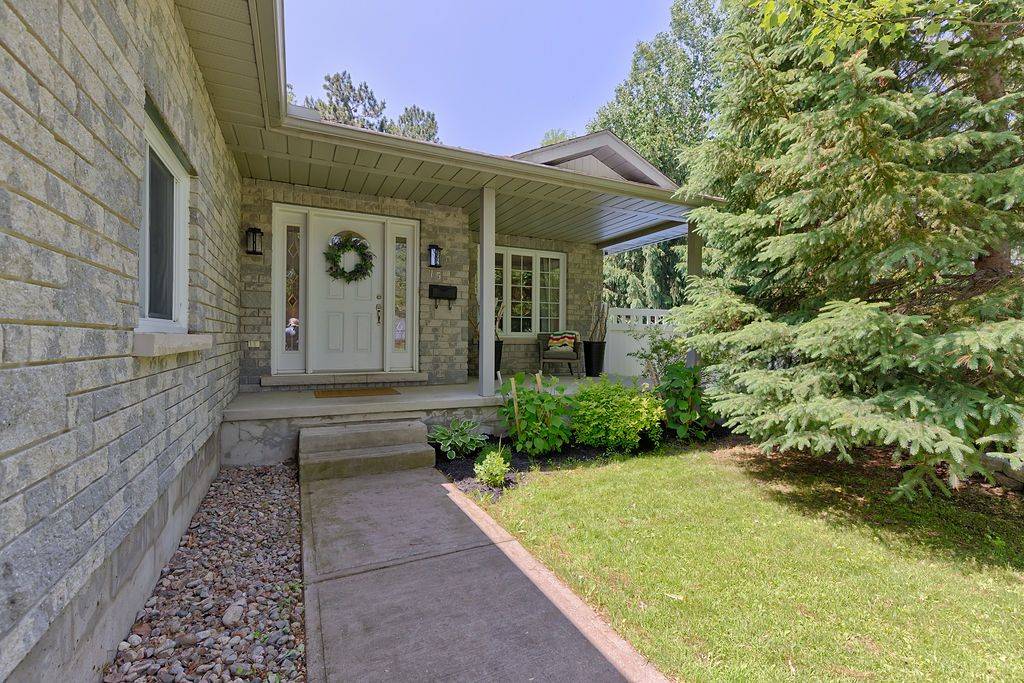 Petawawa, ON K8H 2M4,75 Laurentian DR