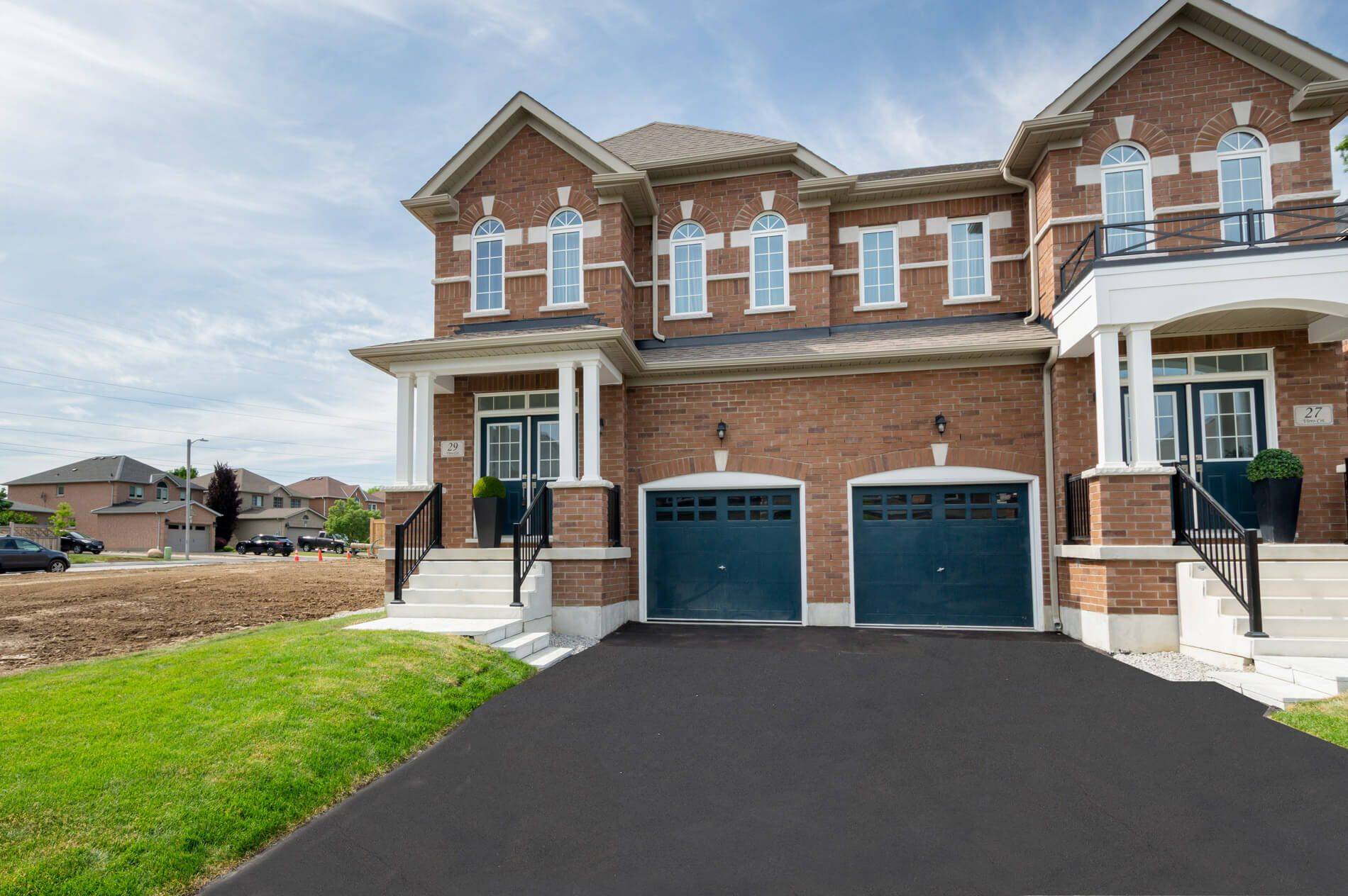 Vaughan, ON L4H 5G5,29 Virro CT