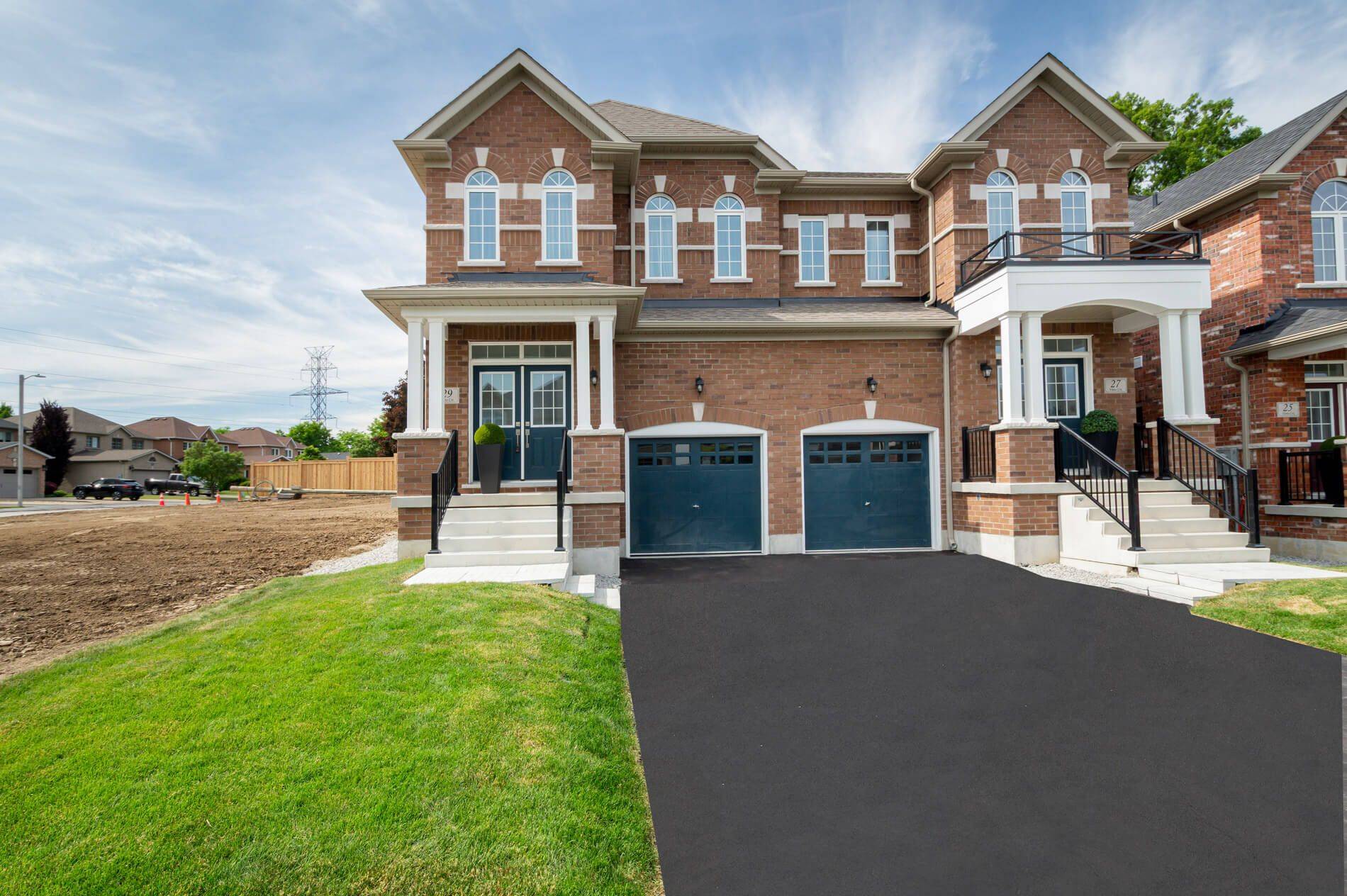 Vaughan, ON L4H 5G5,29 Virro CT