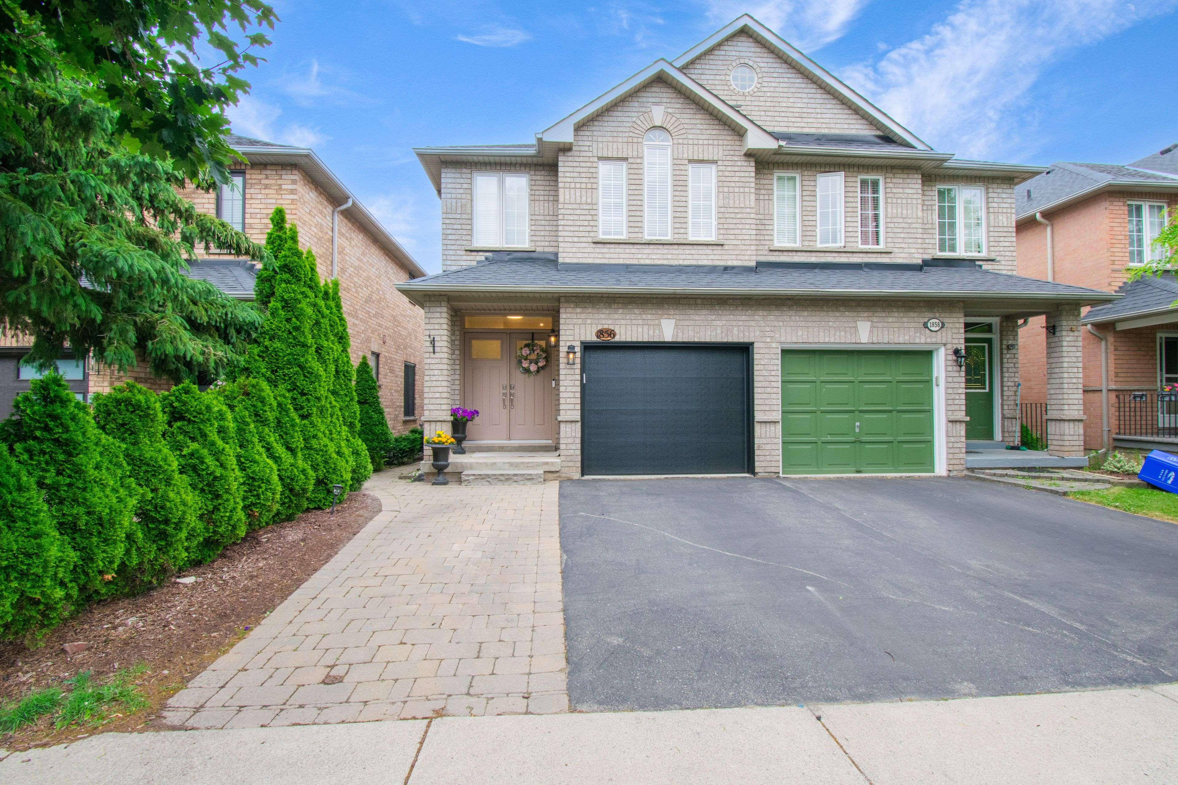 Burlington, ON L7L 6P9,1856 Creek WAY