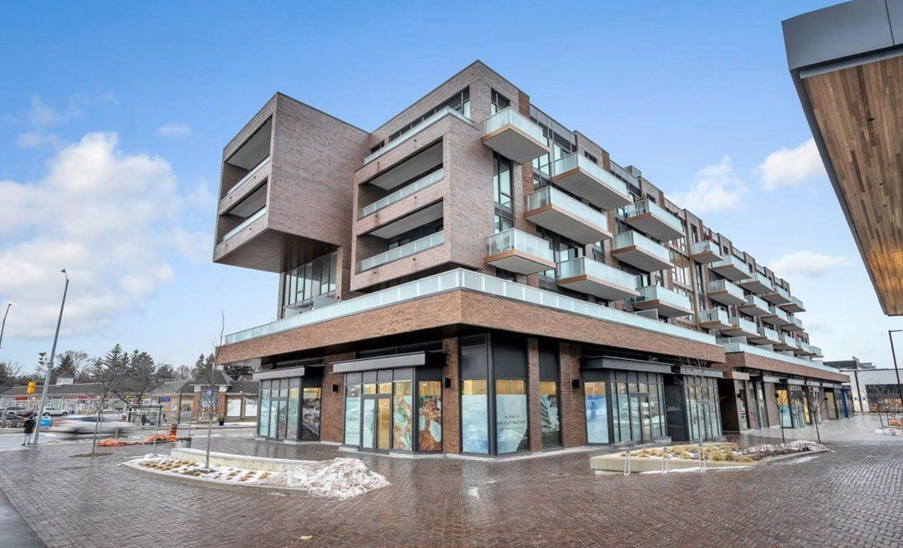 Mississauga, ON L5H 0A7,215 Lakeshore RD W #519