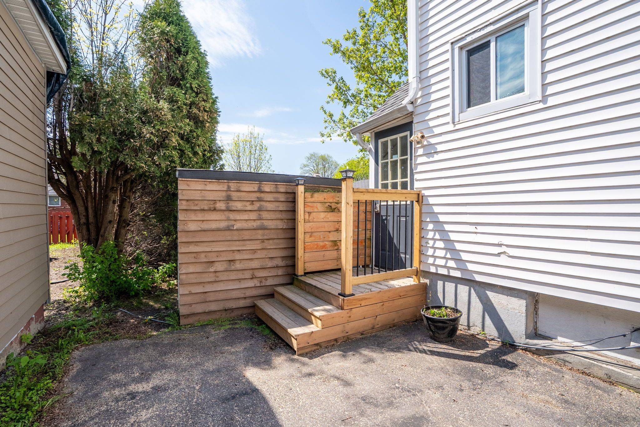 Cornwall, ON K6H 2Y7,334-336 Eleventh ST E