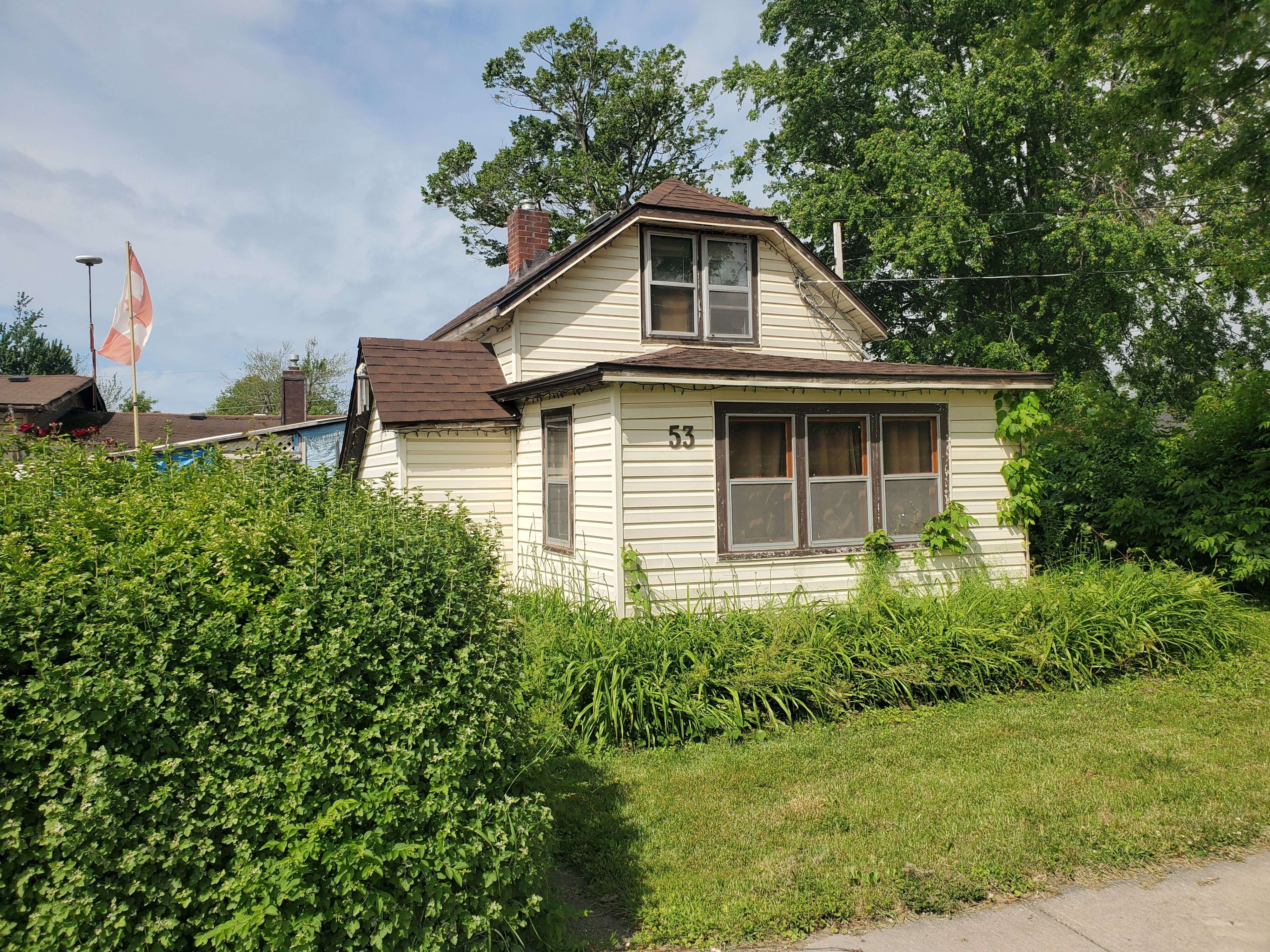 Fort Erie, ON L0S 1B0,53 Cambridge RD E