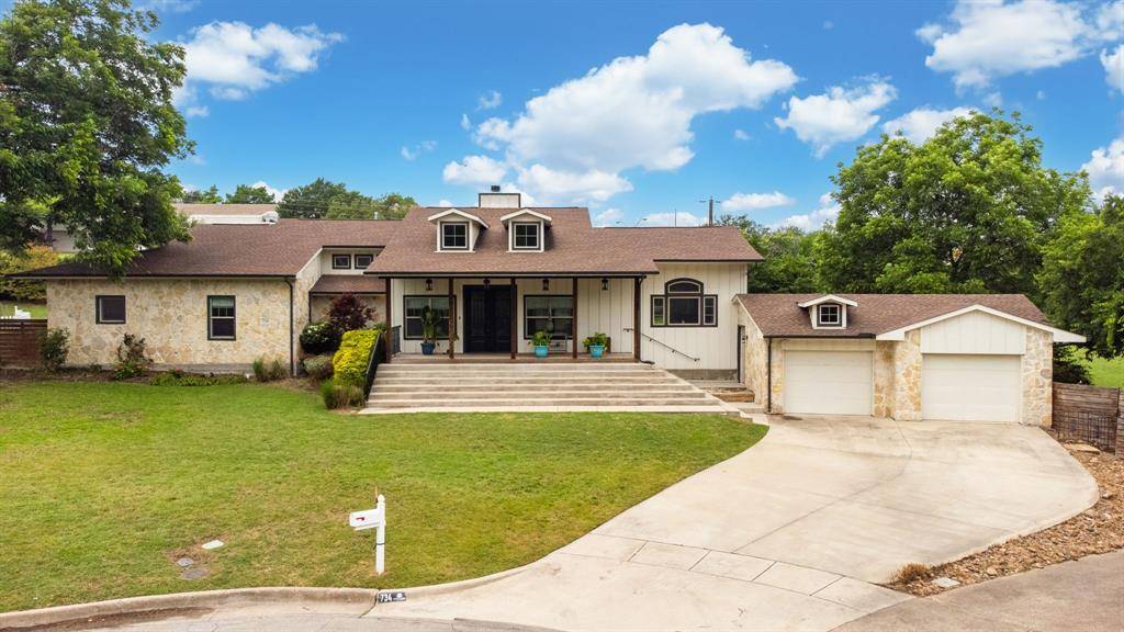 Dallas, TX 75224,734 Monssen Parkway