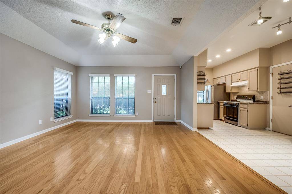Roanoke, TX 76262,612 Meadow Lane