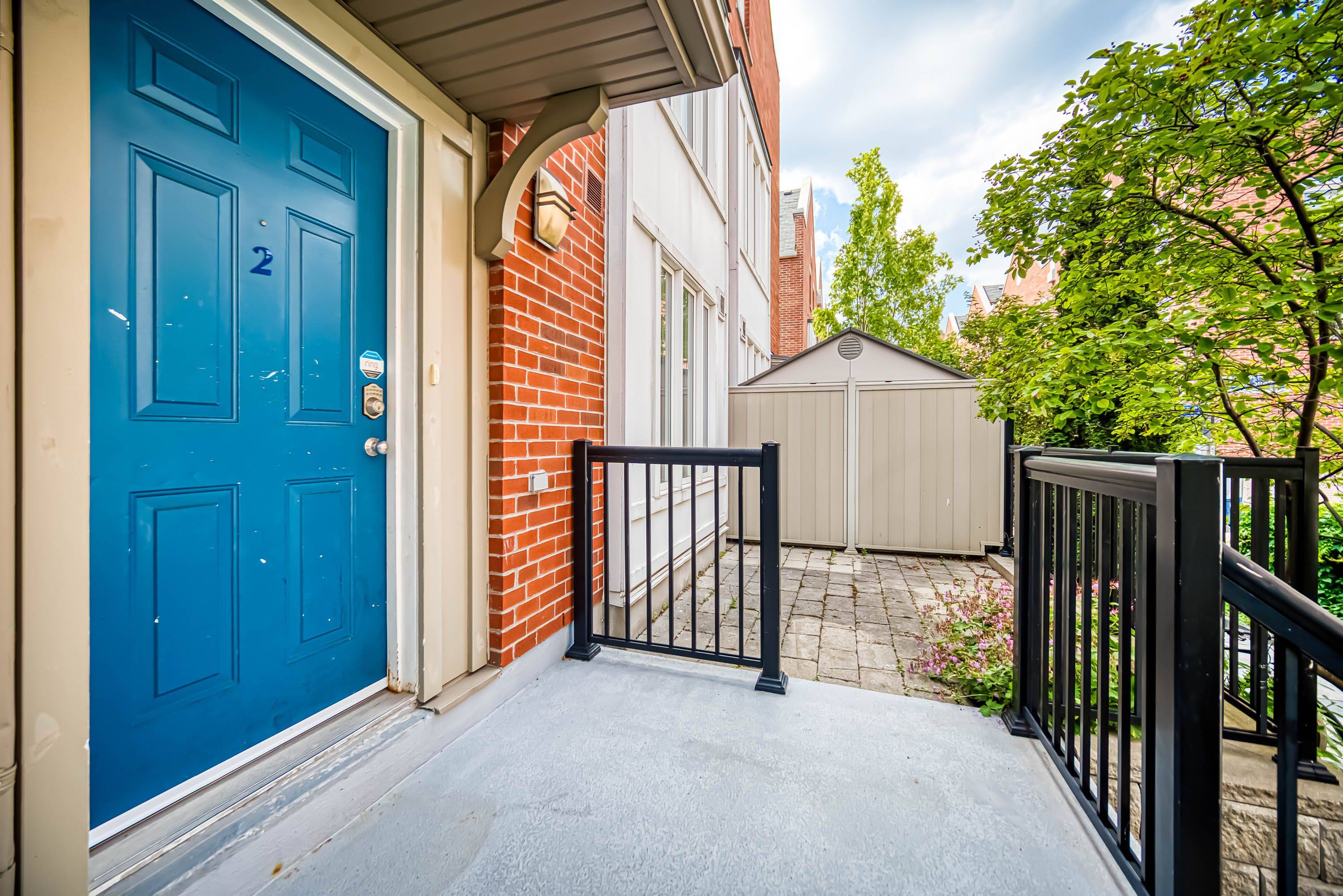 Toronto E01, ON M4M 3E8,8 Frances Loring LN #2