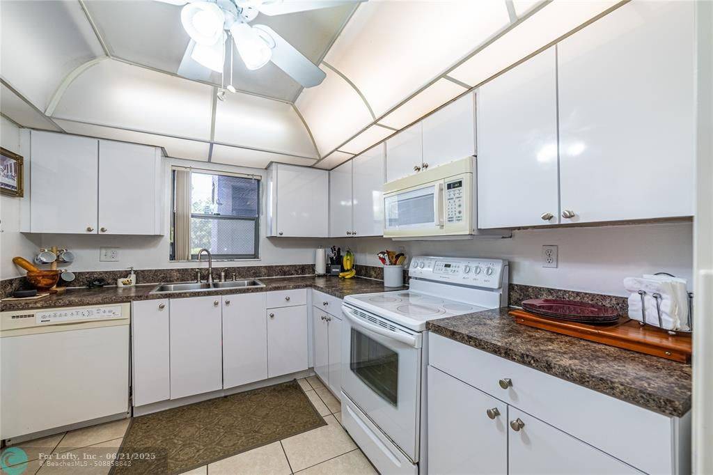 Lauderhill, FL 33319,5900 NW 44th St  #115