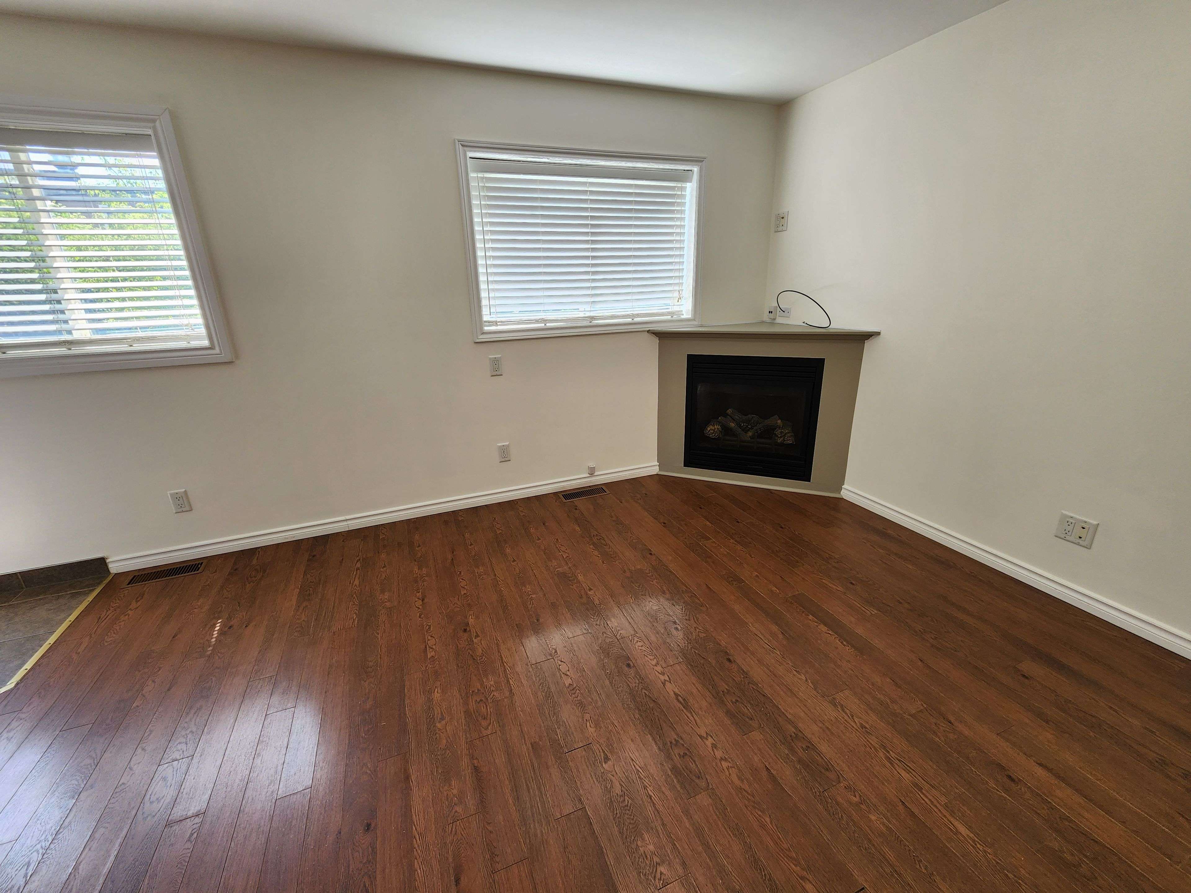 Milton, ON L9T 1S2,158 MILL ST #102