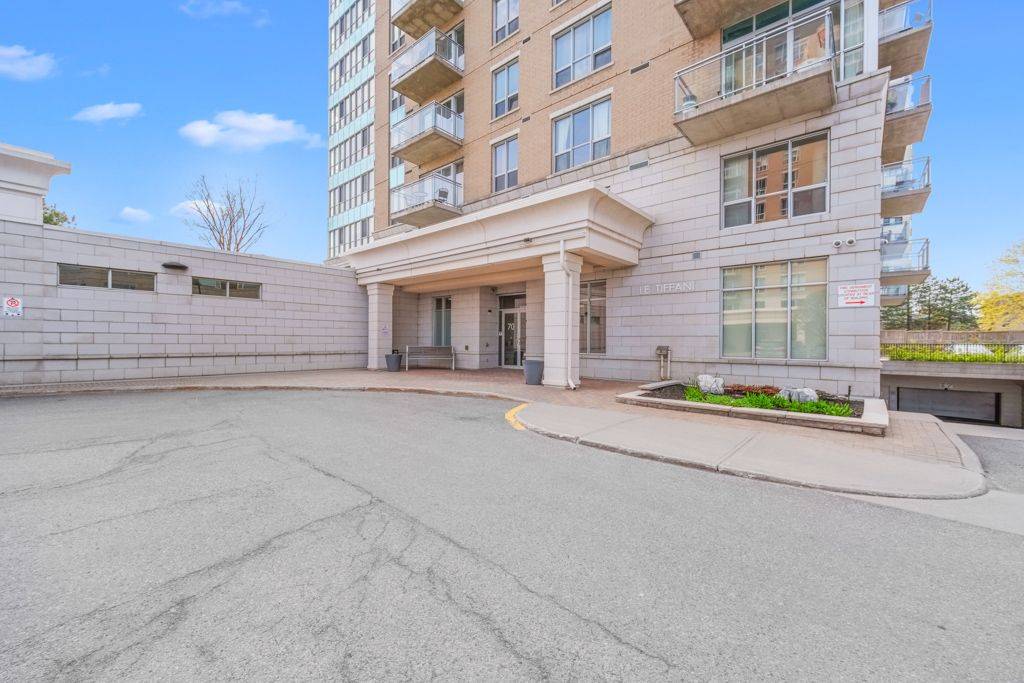 Vanier And Kingsview Park, ON K1L 0A8,70 Landry ST #605
