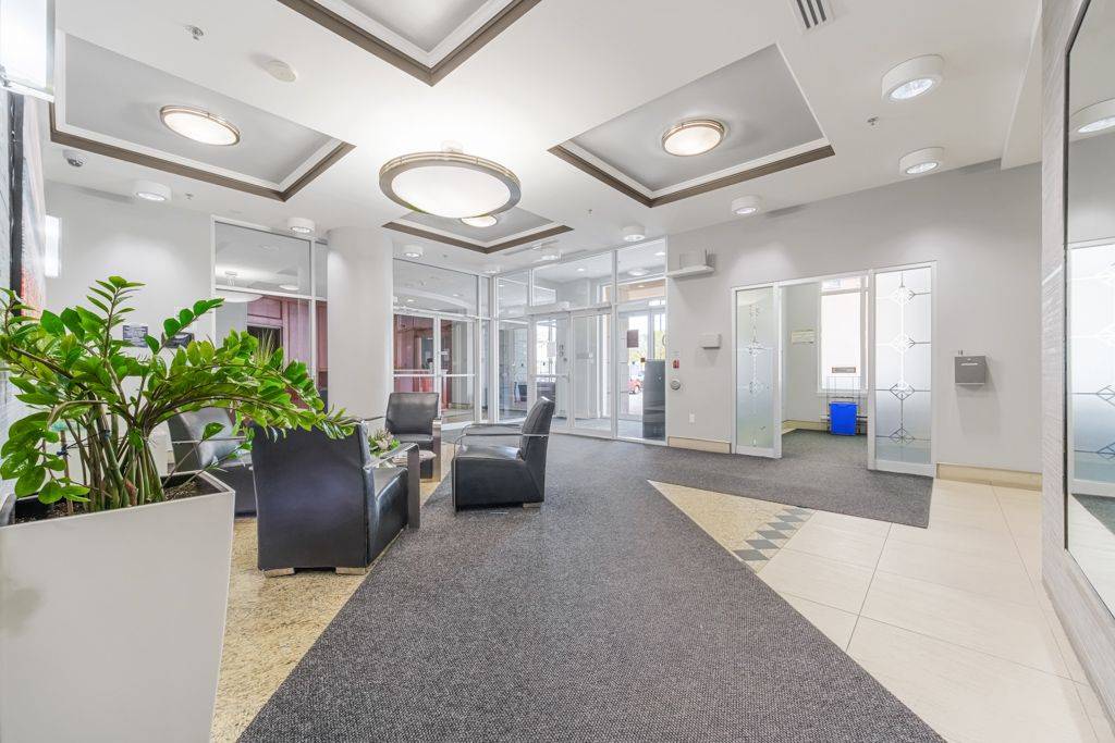 Vanier And Kingsview Park, ON K1L 0A8,70 Landry ST #605