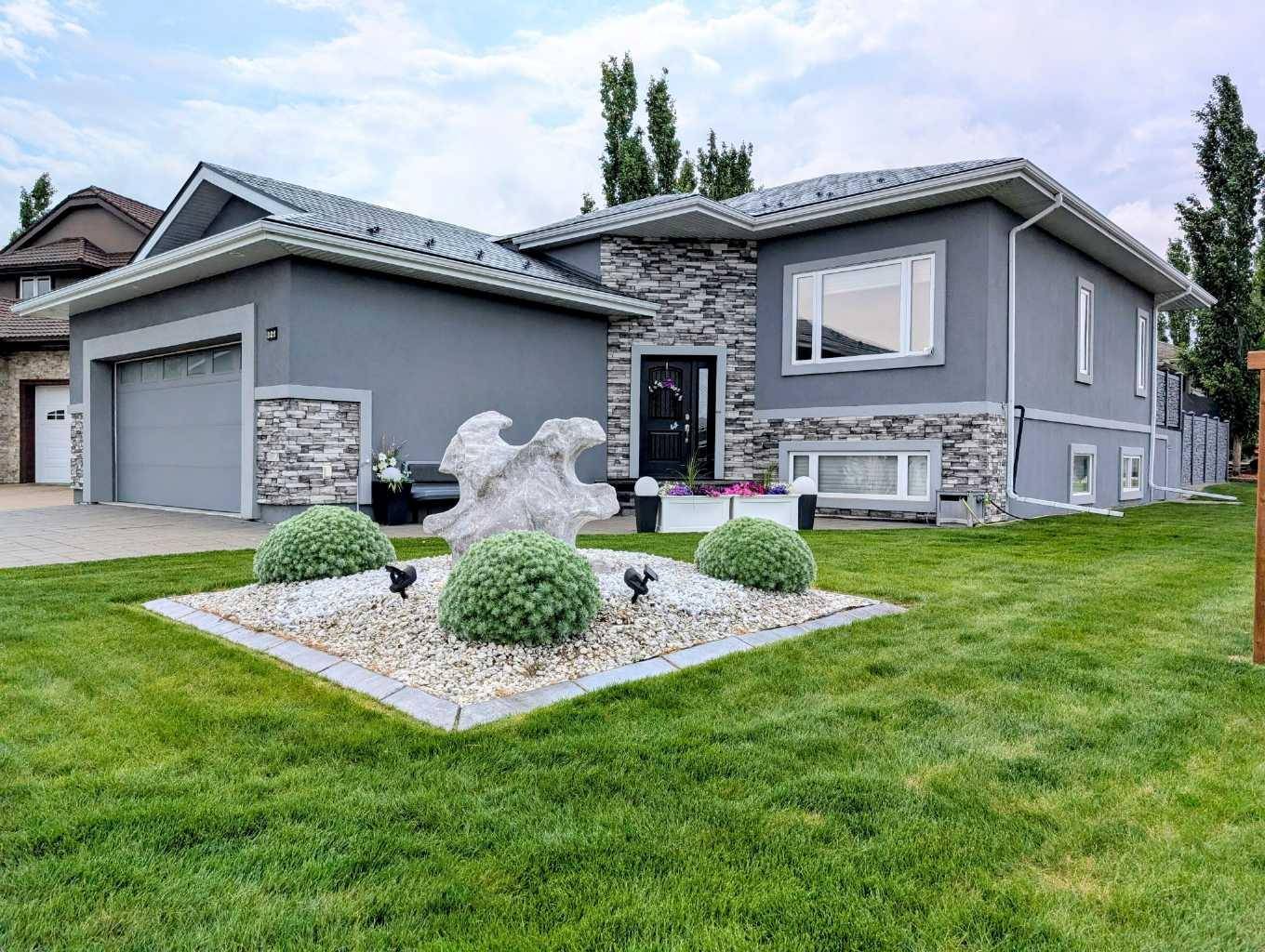 Slave Lake, AB T0G 2A3,321 13 ST SE