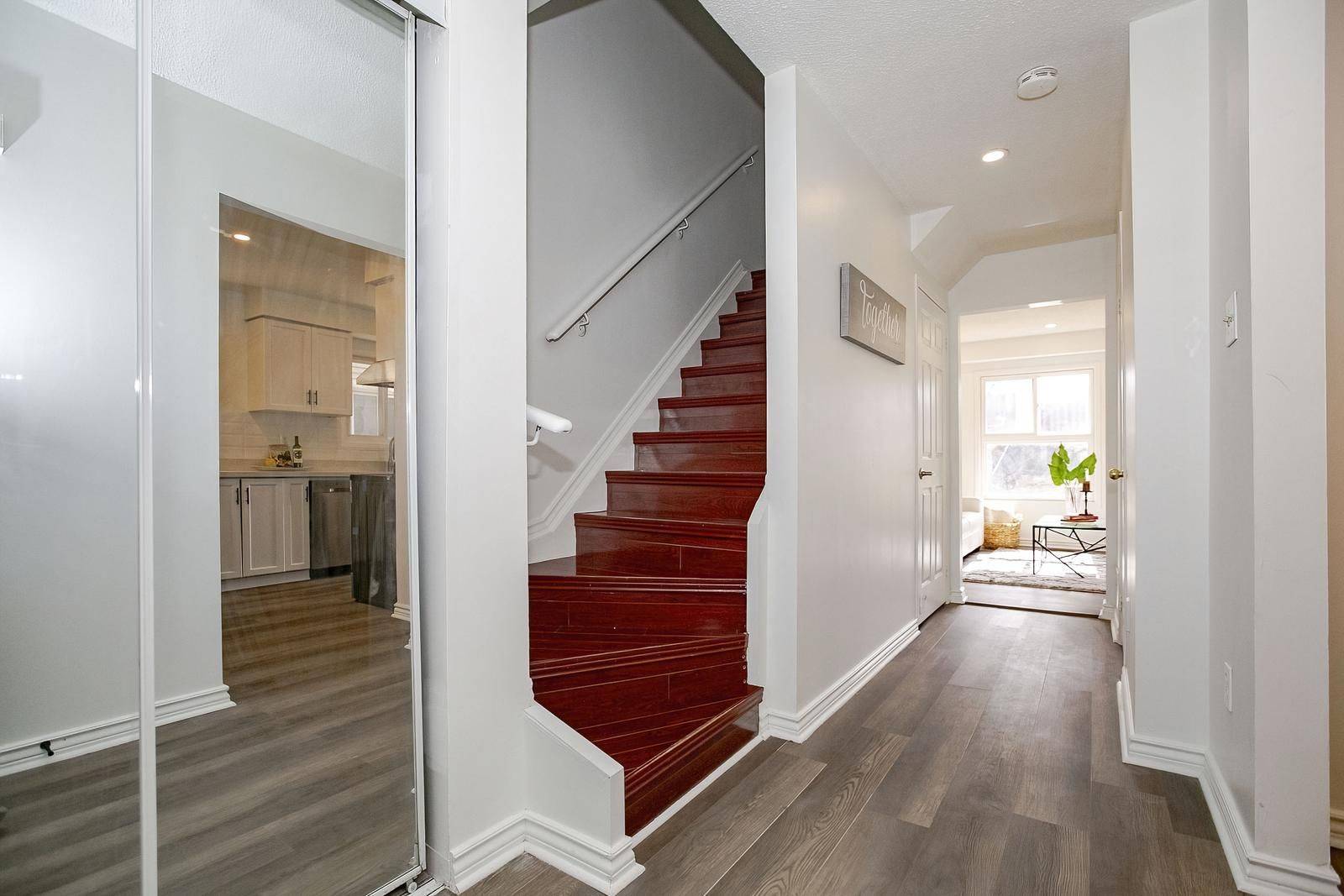 Brampton, ON L6Y 4V7,180 Timberlane DR