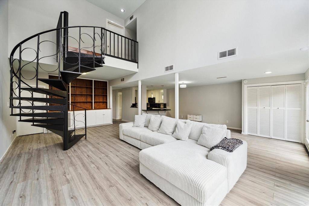 Houston, TX 77056,3300 Yorktown Street #13