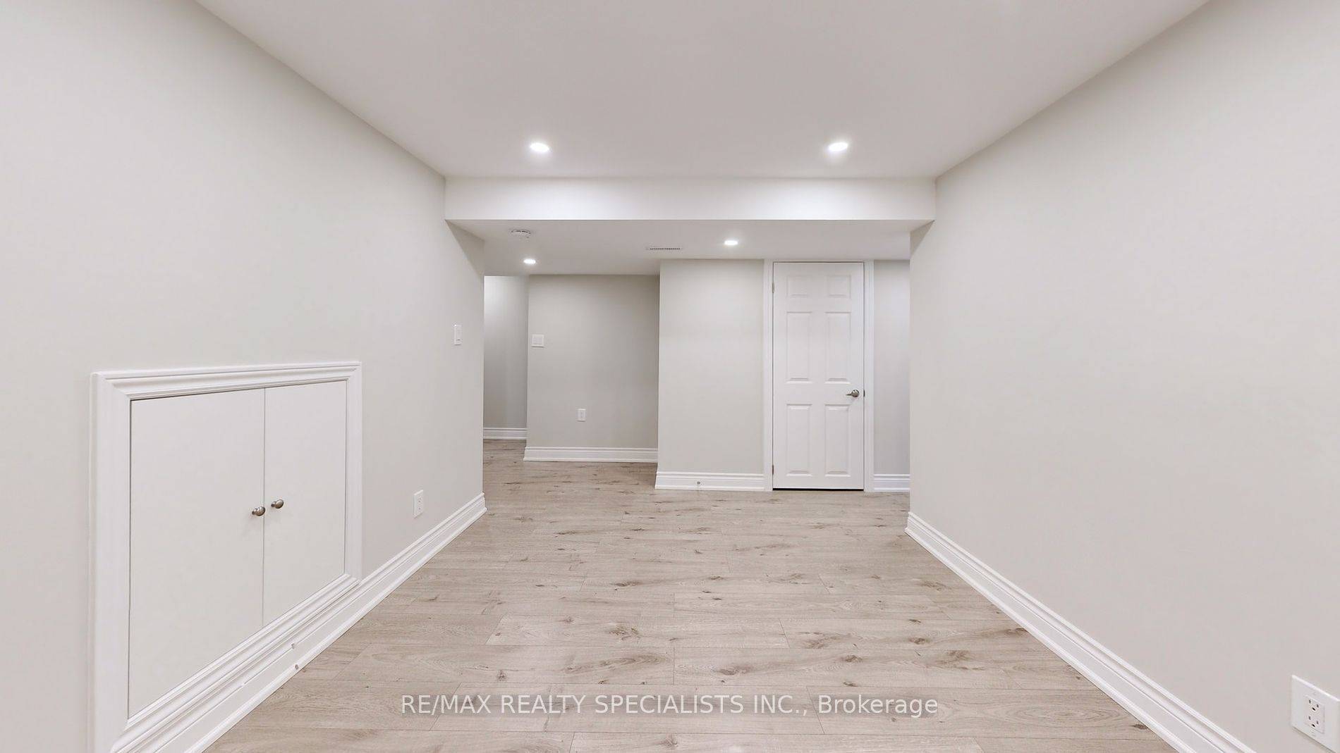 Brampton, ON L6Z 4N3,48 Metzak DR #Lower