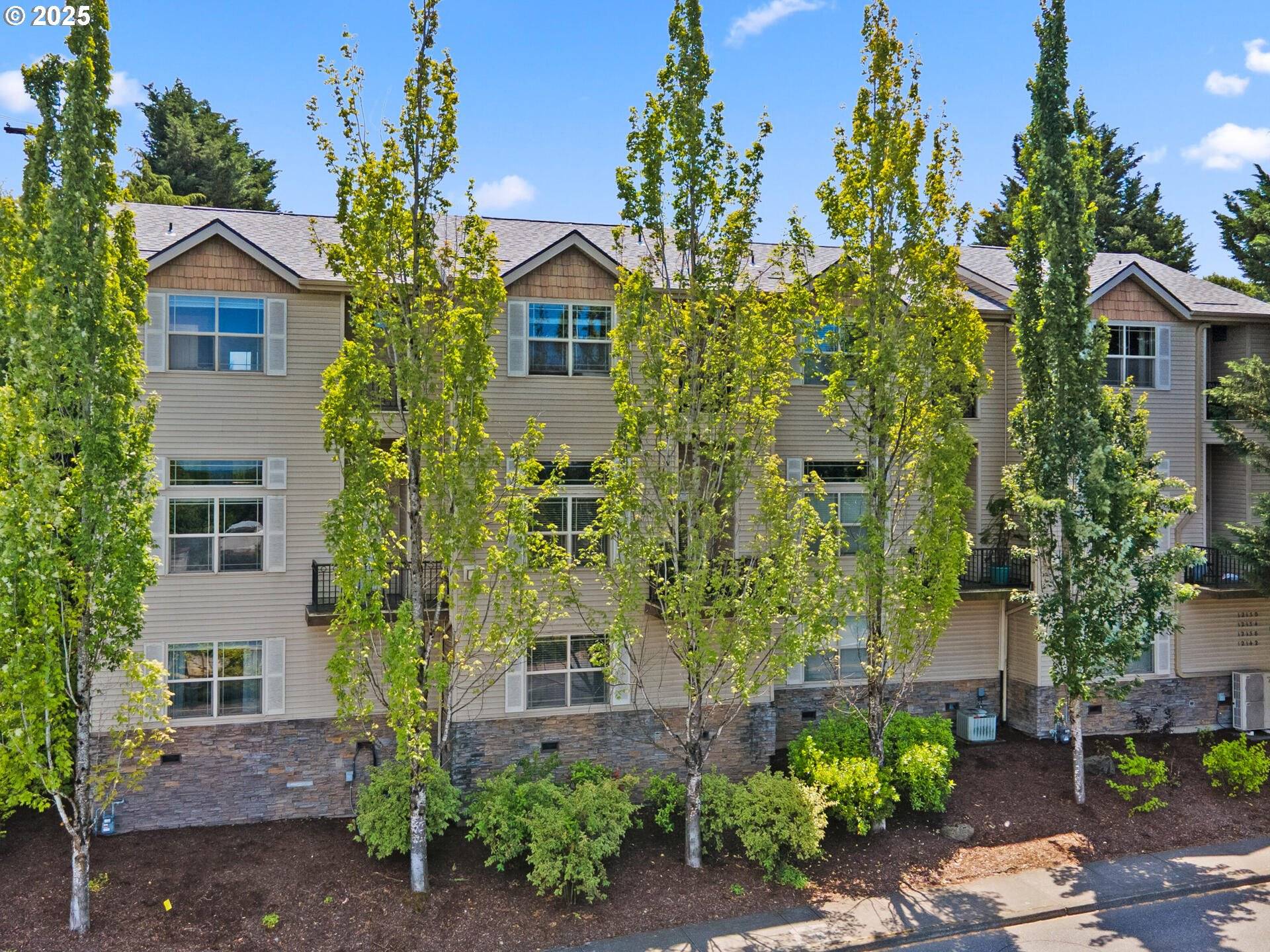 Portland, OR 97220,12130 NE FREMONT ST #4