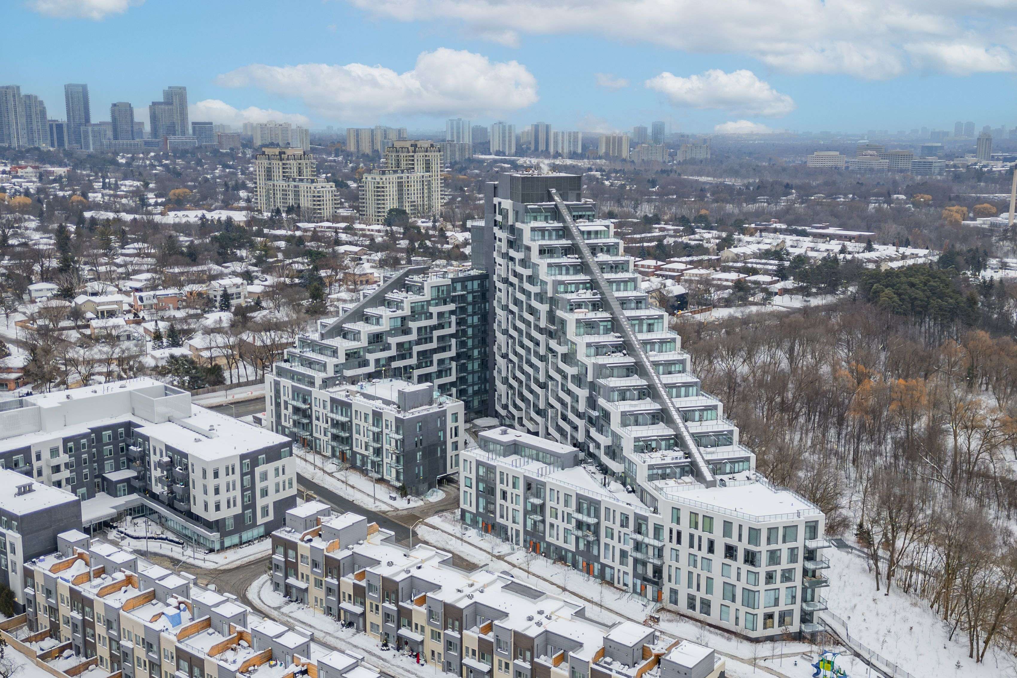 Toronto C15, ON M2J 0H6,25 Adra Grado WAY #120