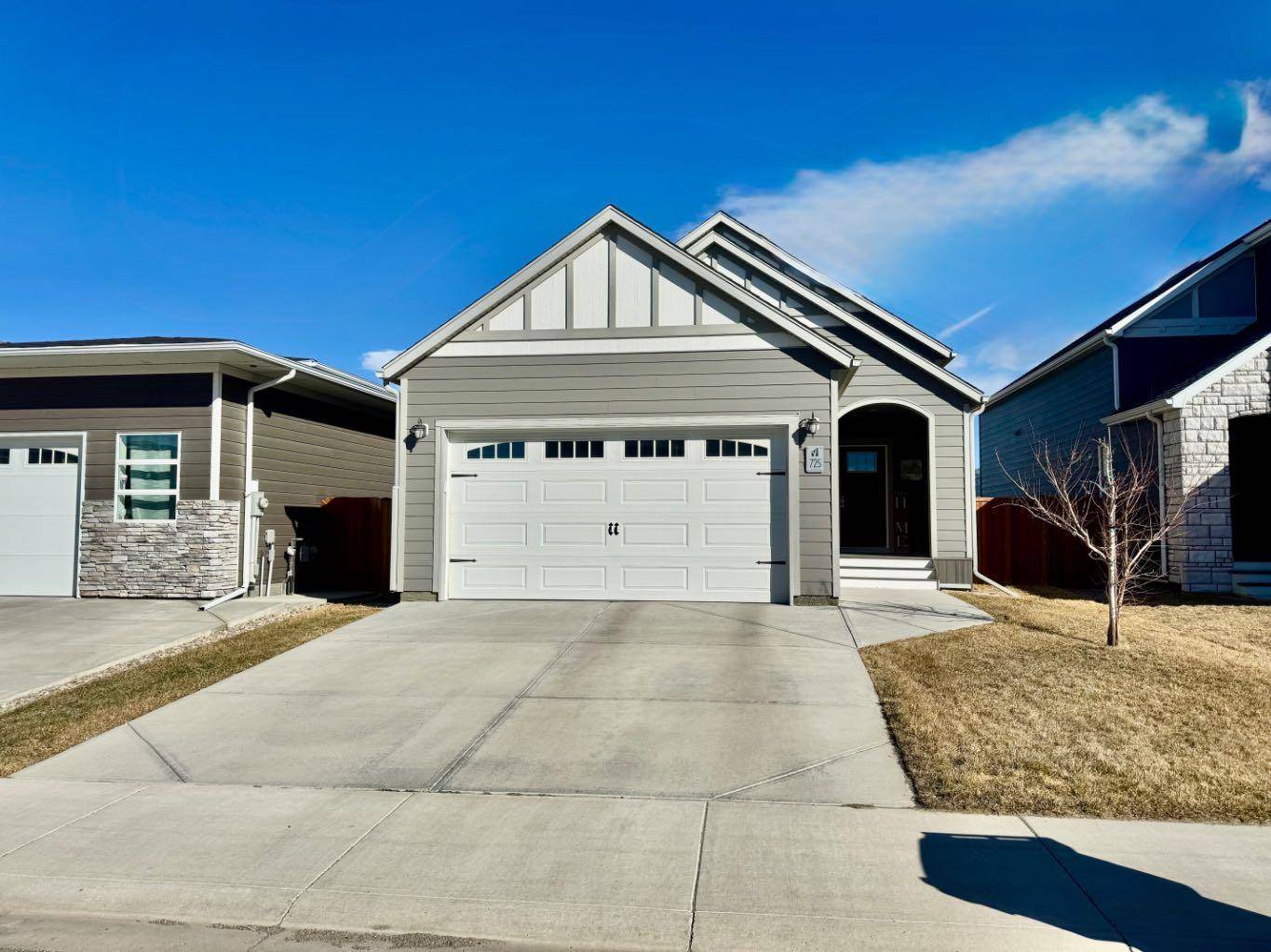 Lethbridge, AB T1J 5M4,725 Atlantic CV W