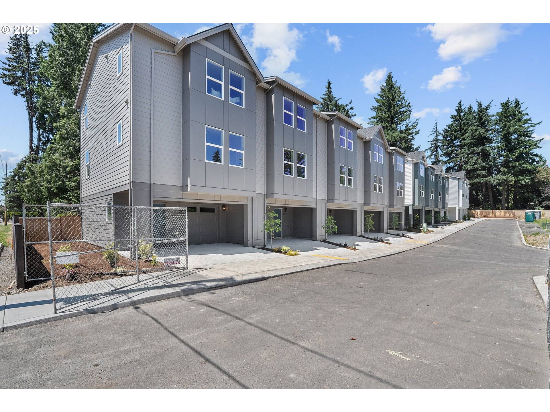 Portland, OR 97233,15135 E Burnside