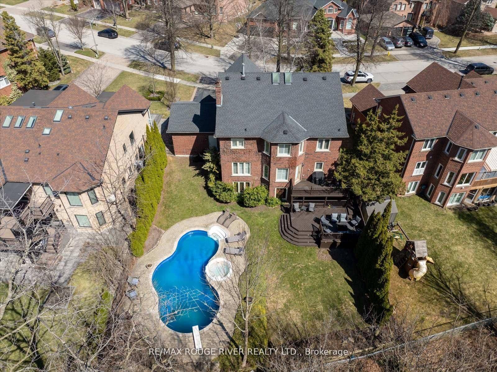 Pickering, ON L1X 2N7,885 Baylawn DR