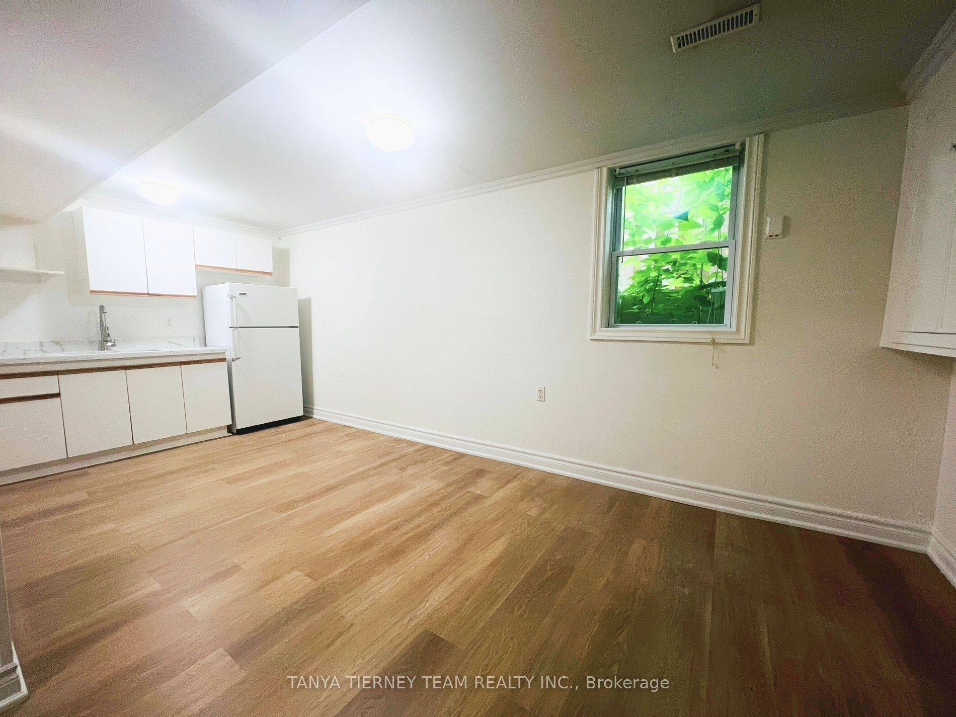 Whitby, ON L1N 7J7,212 Glen Hill DR #Lower