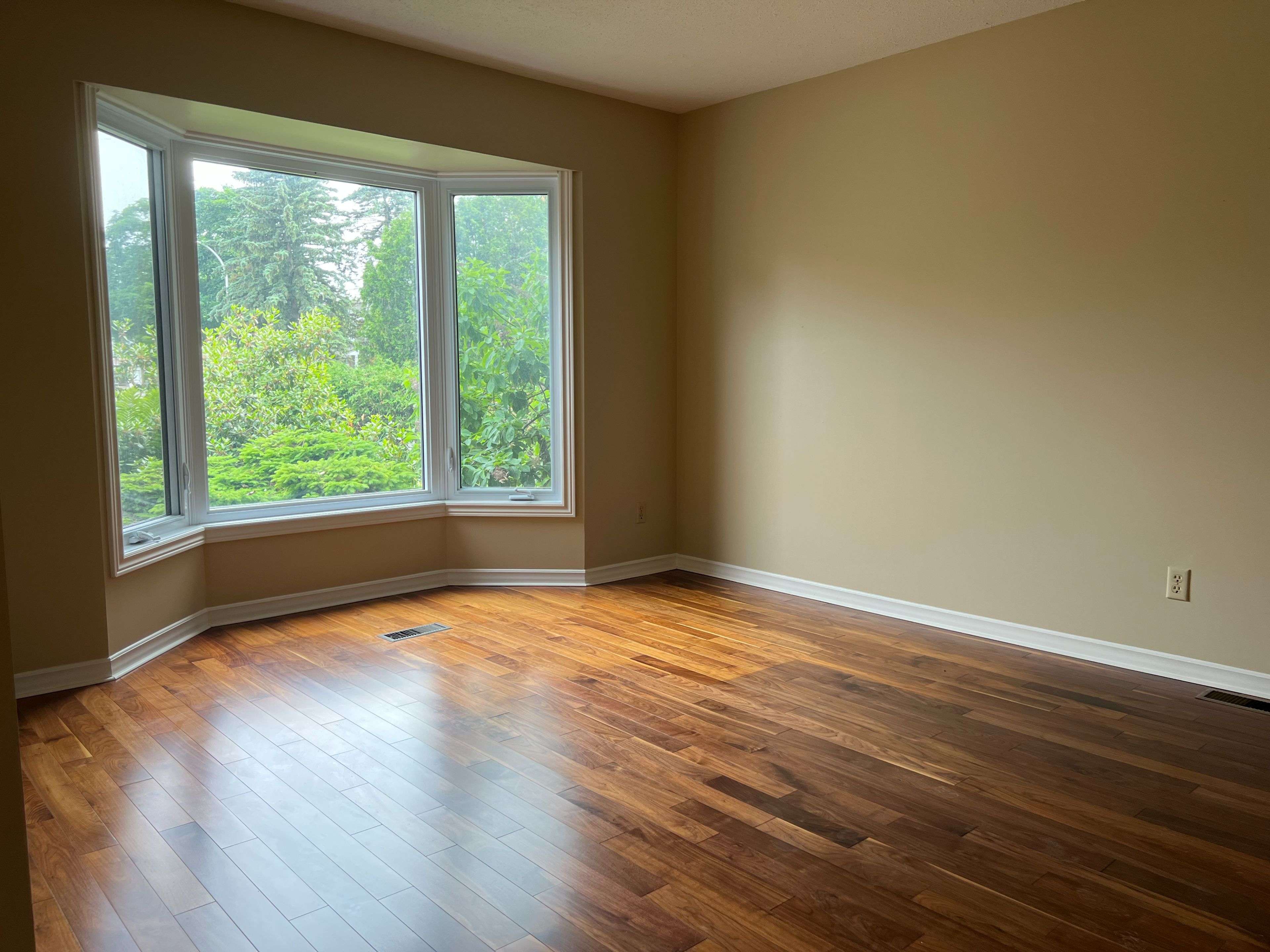 Orleans - Convent Glen And Area, ON K1C 2A7,1179 1/2 St-Jerome CRES