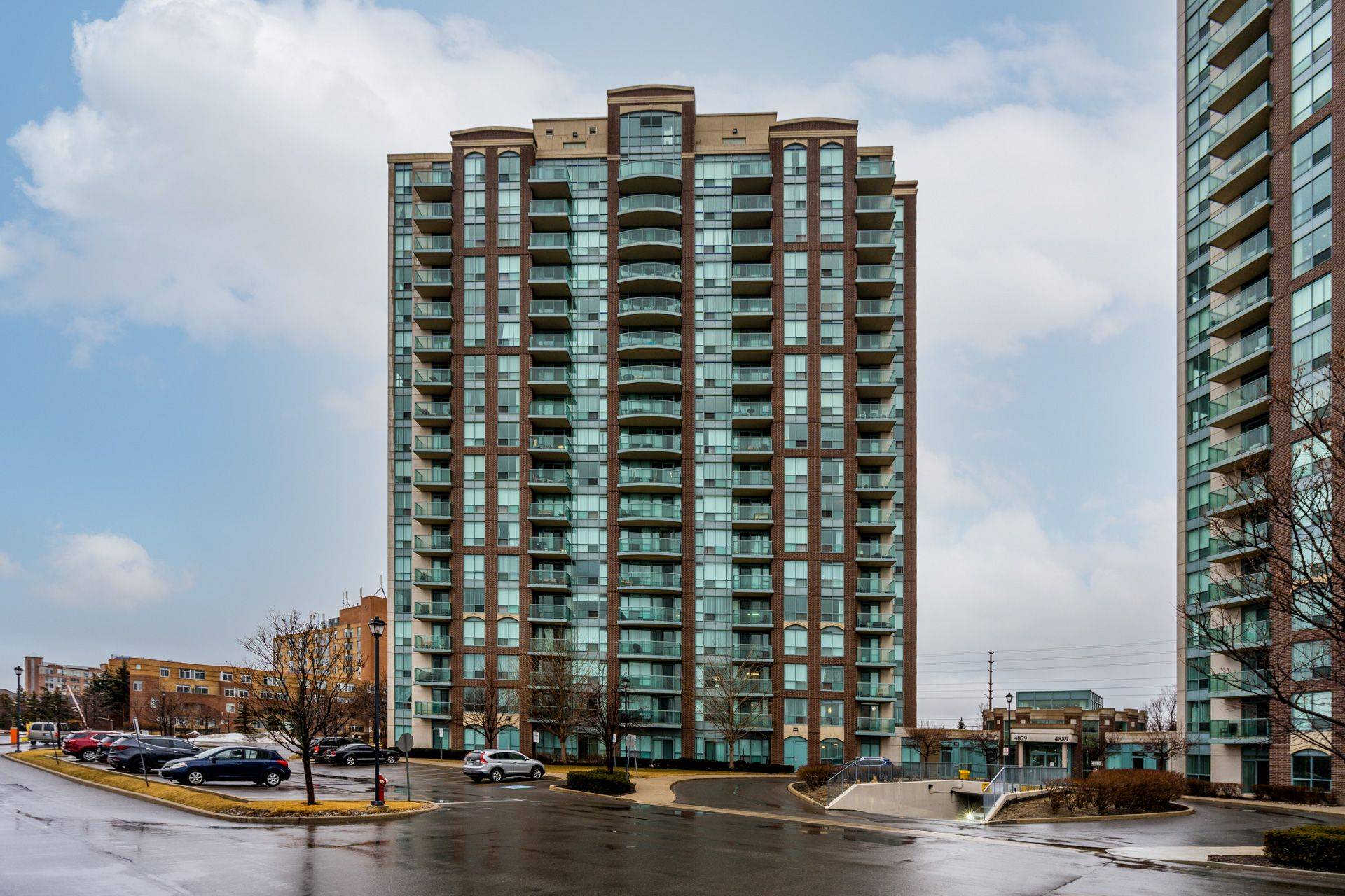 Mississauga, ON L5M 7R8,4879 Kimbermount AVE #PH1