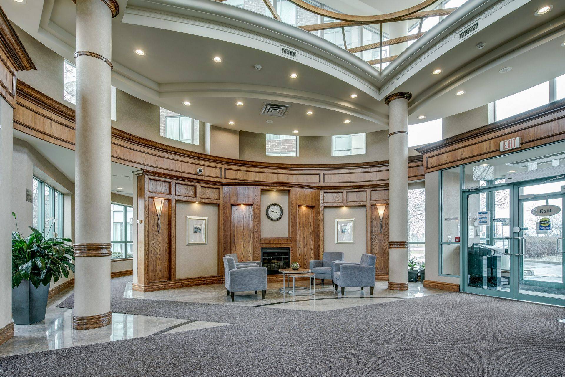 Mississauga, ON L5M 7R8,4879 Kimbermount AVE #PH1