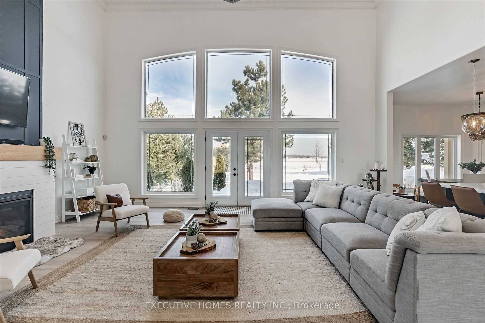 Hamilton, ON L8J 3B9,769 Mud ST E