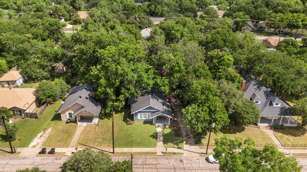 Cleburne, TX 76033,308 W Heard Street