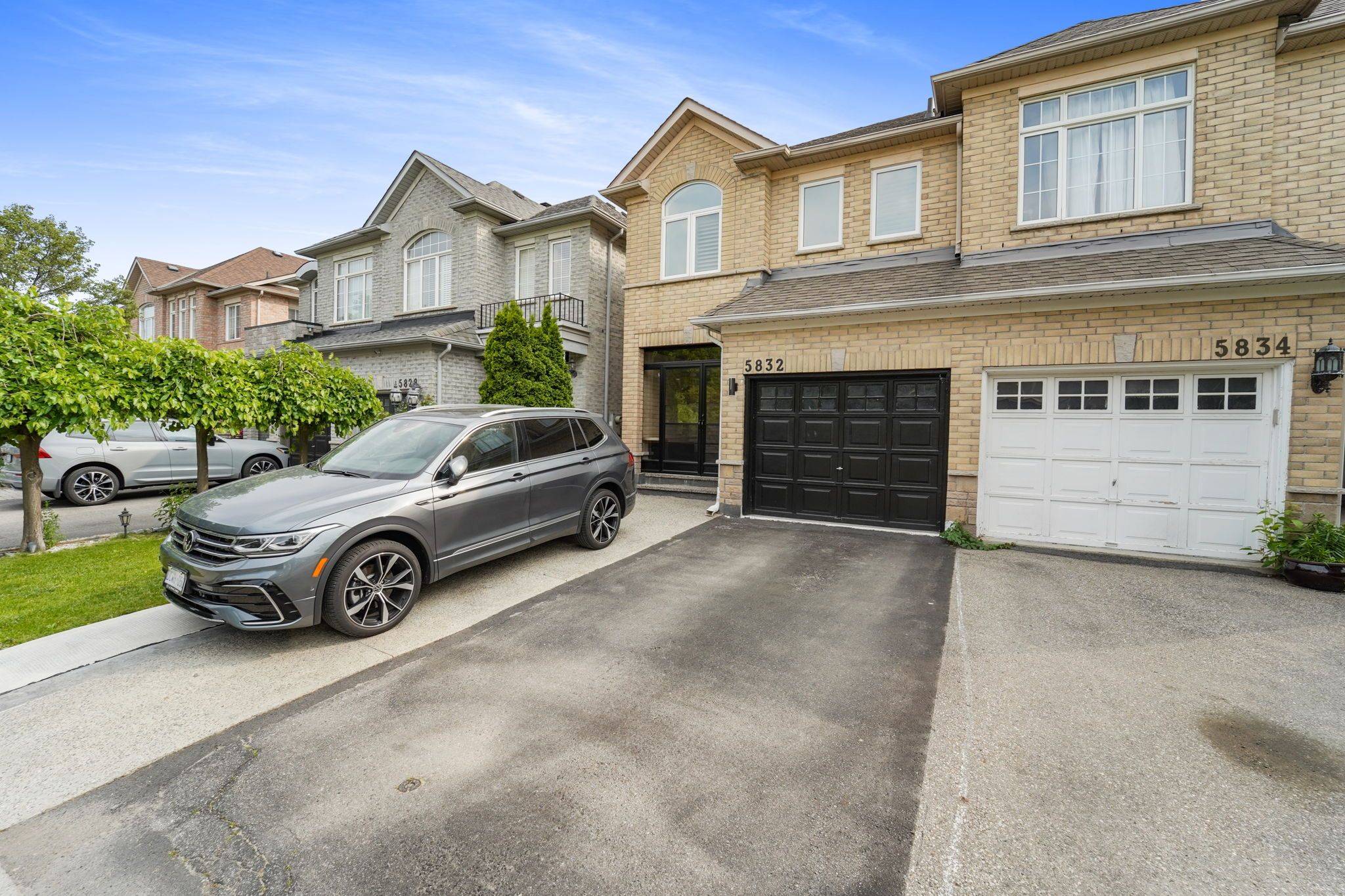 Mississauga, ON L5M 6N9,5832 Raftsman Cove DR