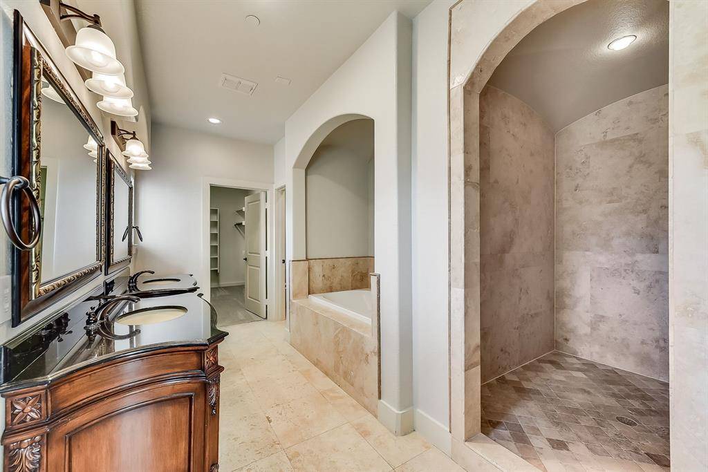 Dallas, TX 75219,4111 Rawlins Street #404