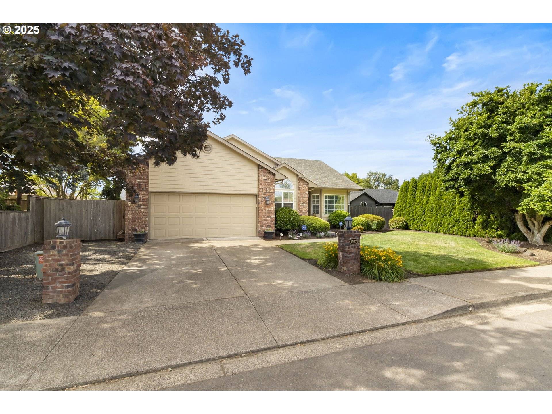 Junction City, OR 97448,1537 W 13TH AVE