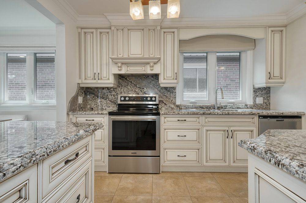Richmond Hill, ON L4C 4J2,243 Harrygan CRES