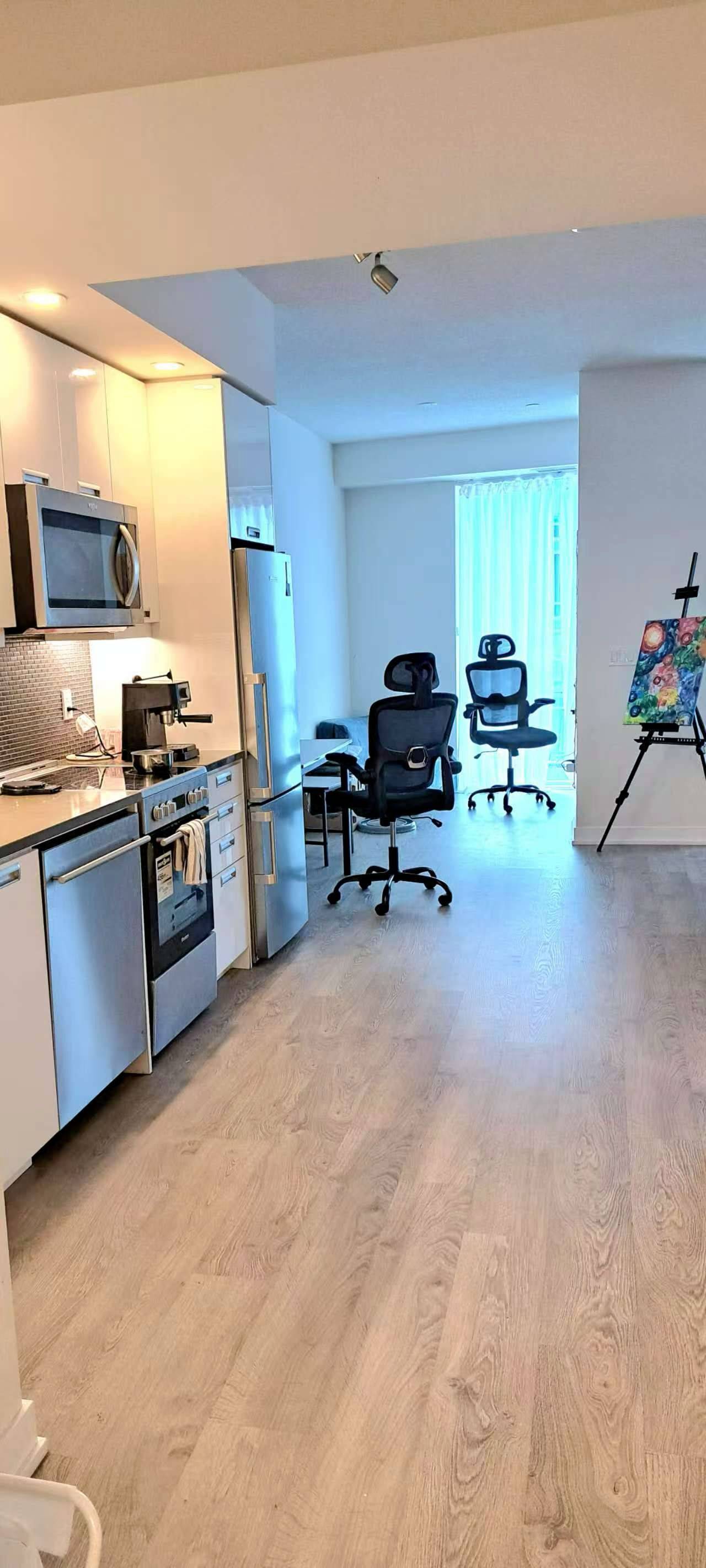 Toronto C01, ON M5V 0S6,99 John ST #306