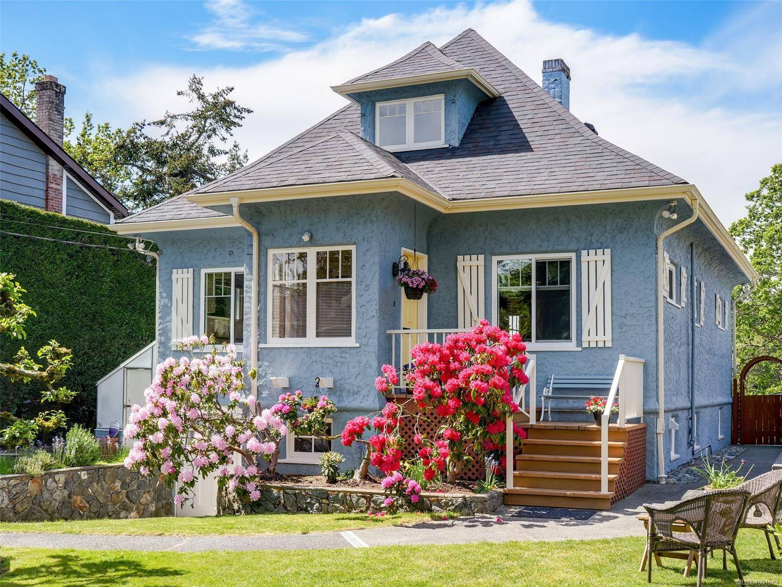Saanich, BC V9A 2S2,2886 Glenwood Ave