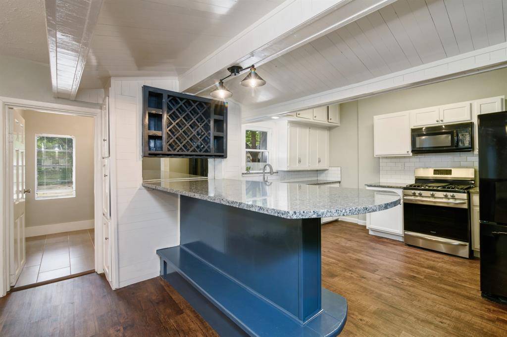 Fort Worth, TX 76112,3104 Forest Avenue