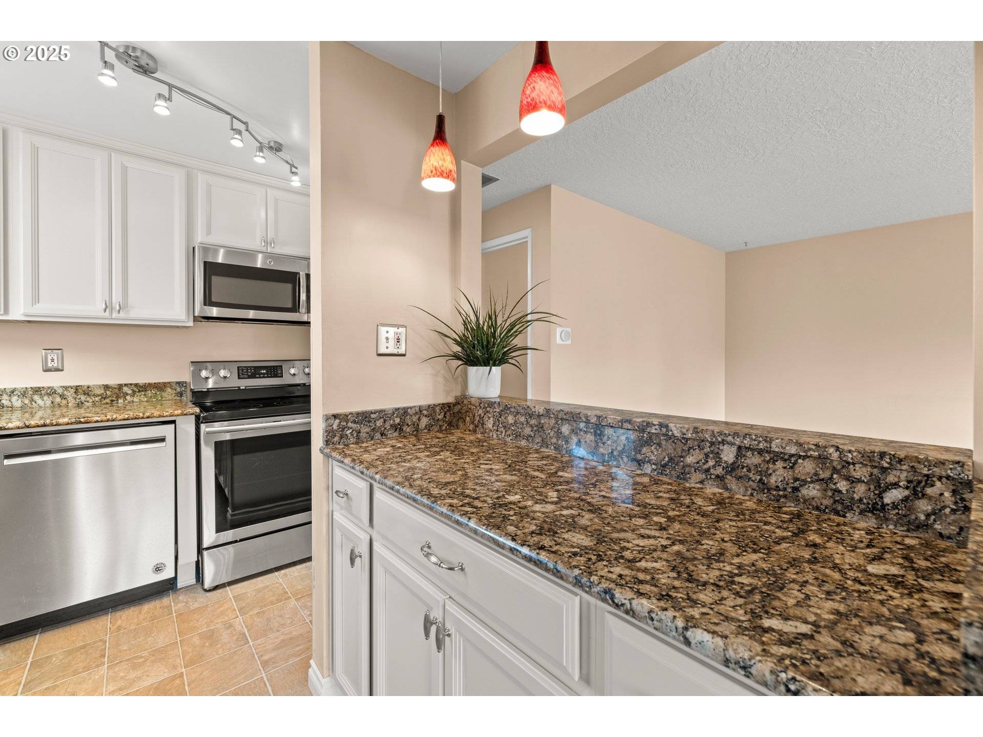 Woodburn, OR 97071,1499 WALTON WAY