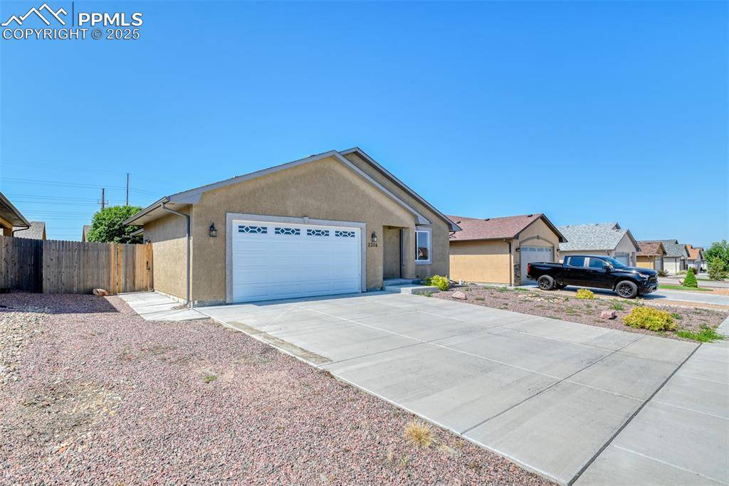 Pueblo, CO 81008,2306 Cliffmoor LN