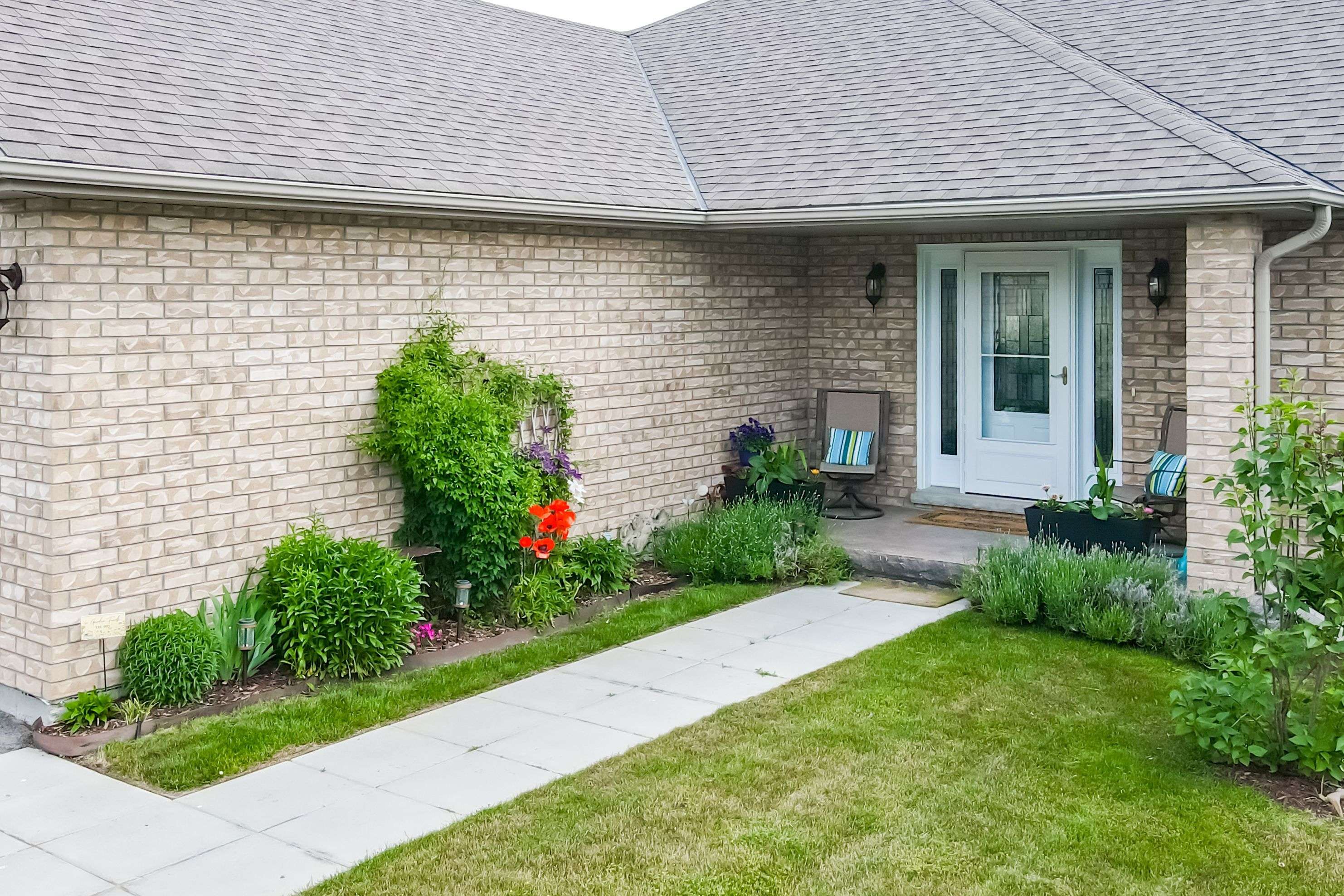 Kawartha Lakes, ON K0M 2M0,35 Bruce CRES