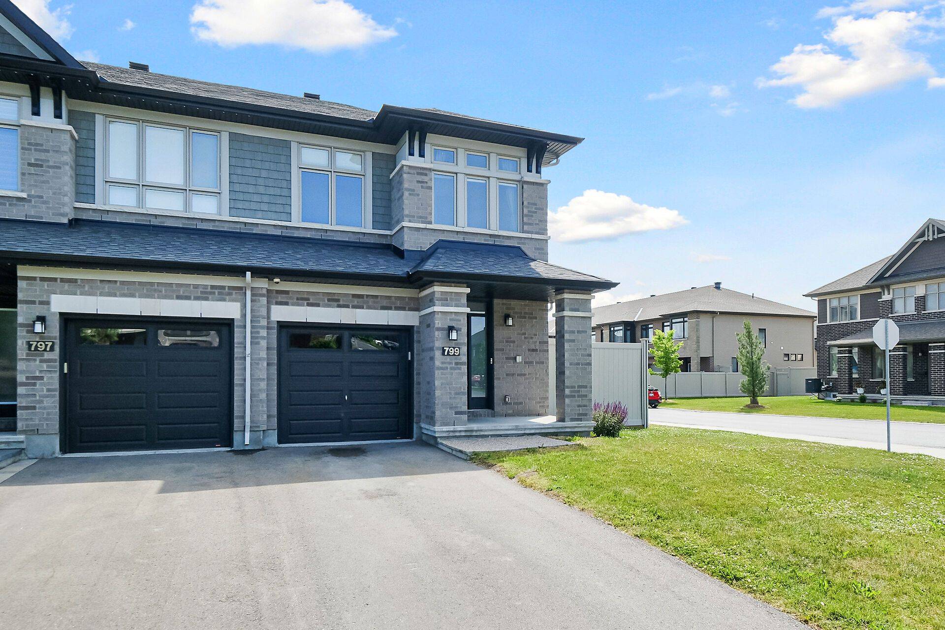 Orleans - Convent Glen And Area, ON K1W 0P7,799 Cairn CRES