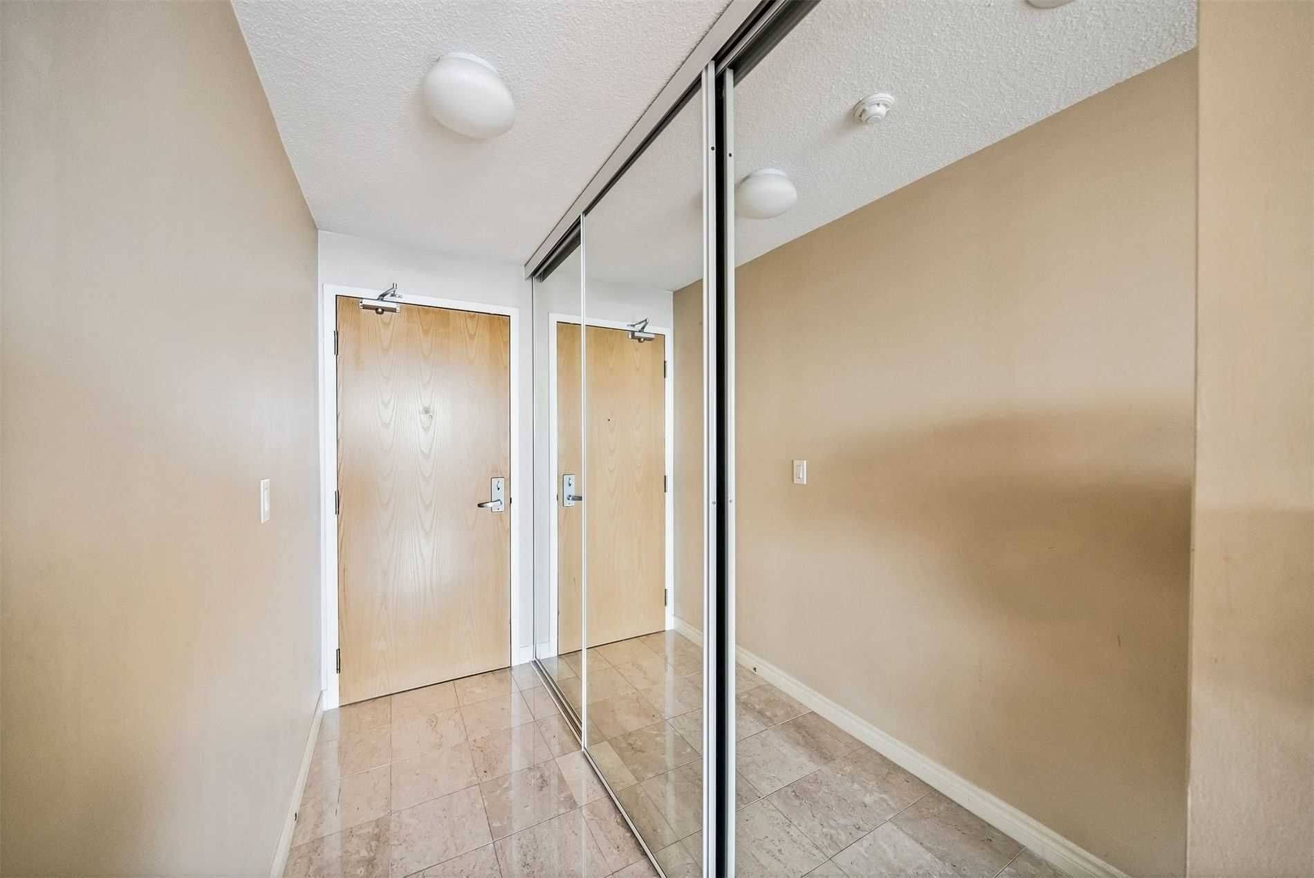 Toronto E09, ON M1H 0A2,88 Grangeway AVE #1601