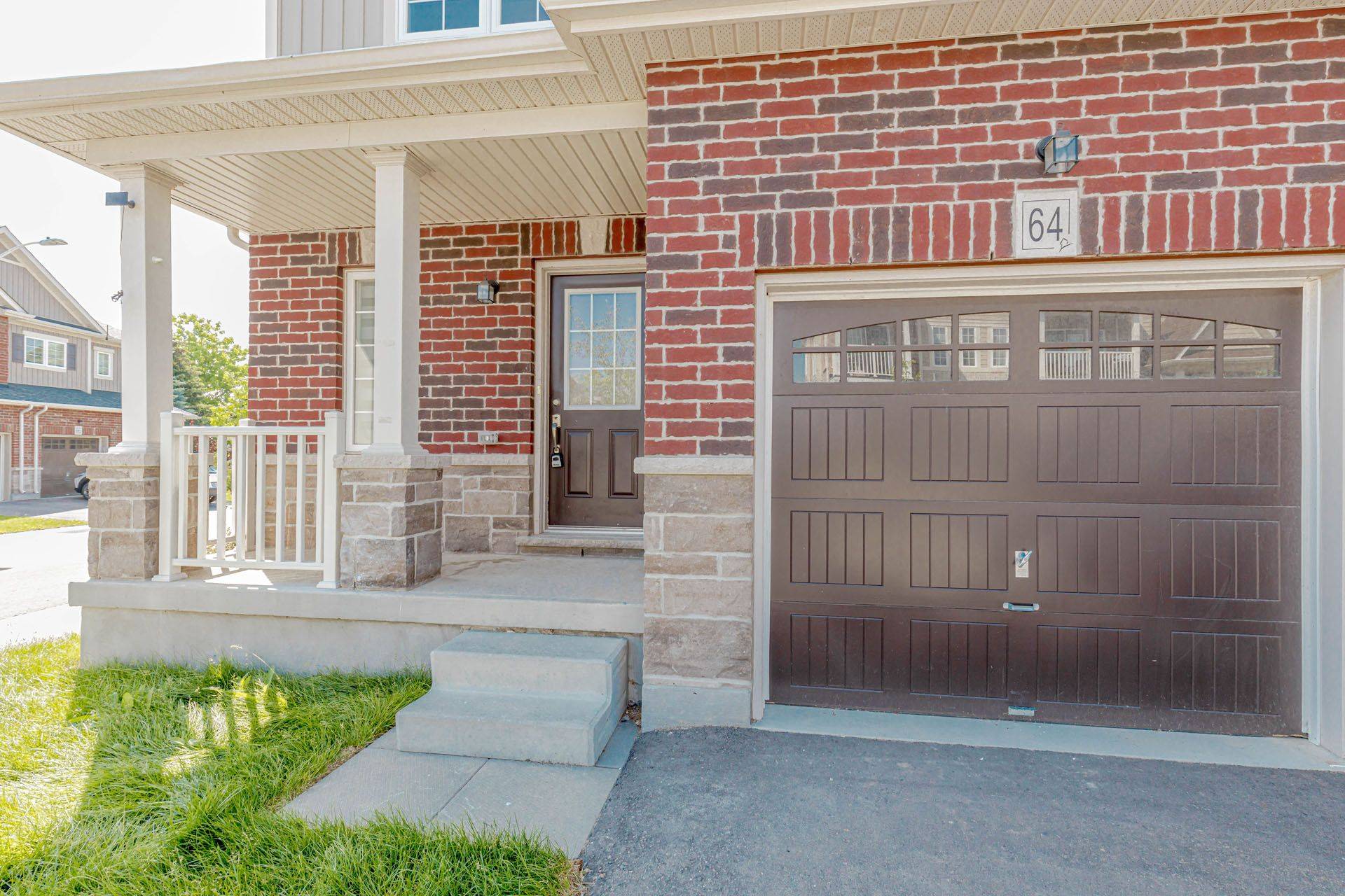 Kitchener, ON N2B 0A9,64 Dewberry DR