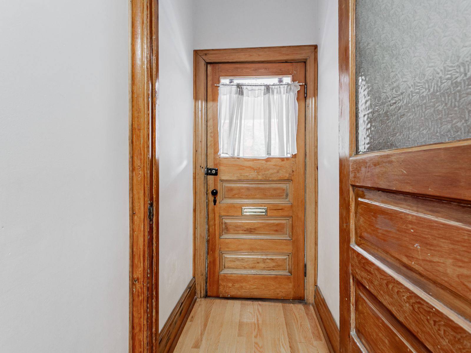 Toronto C01, ON M6J 1T1,50 Mackenzie CRES