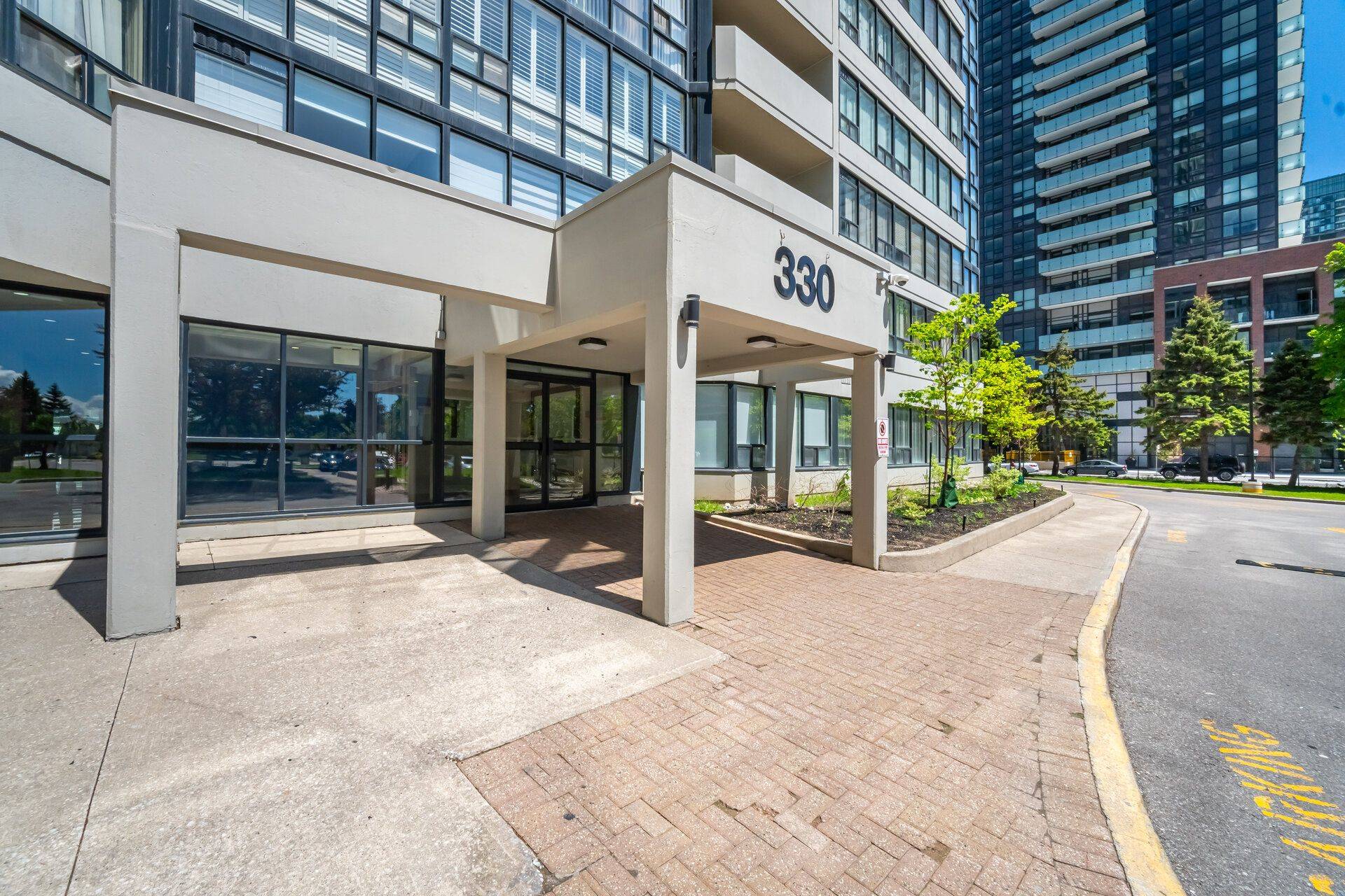 Mississauga, ON L5B 3Y1,330 Rathburn RD W #2008