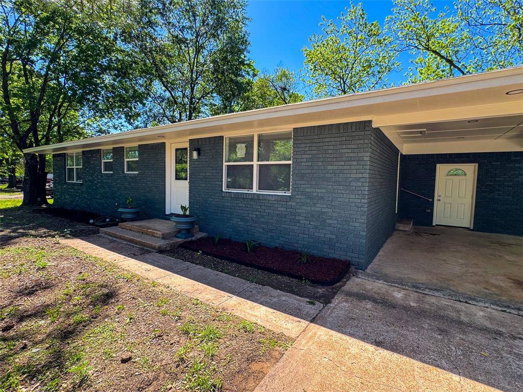 Bogata, TX 75417,714 Clarksville Road
