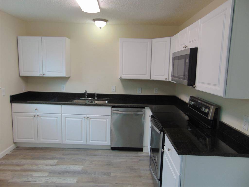 Dallas, TX 75216,7928 Hull Avenue