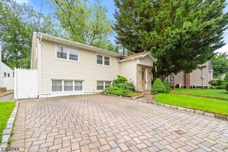 Elizabeth City, NJ 07208,1194 Magie Ave